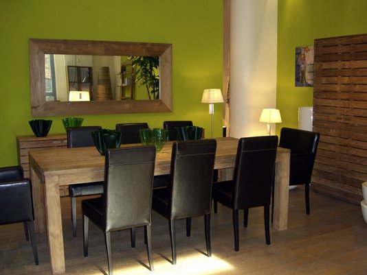 Esszimmertisch